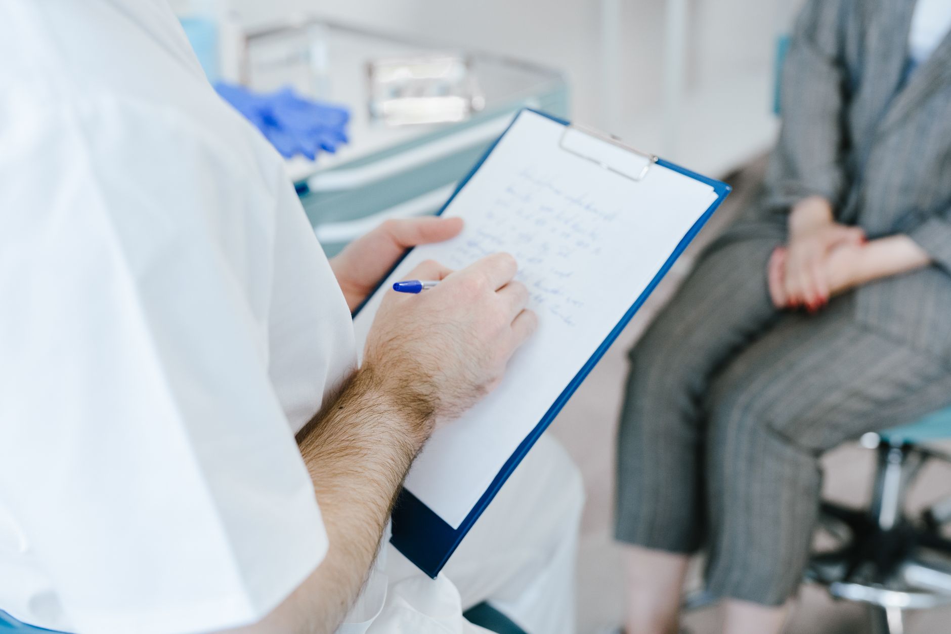 Dermatologist Visit During Eczema Flare: Practical Guide - educational article image