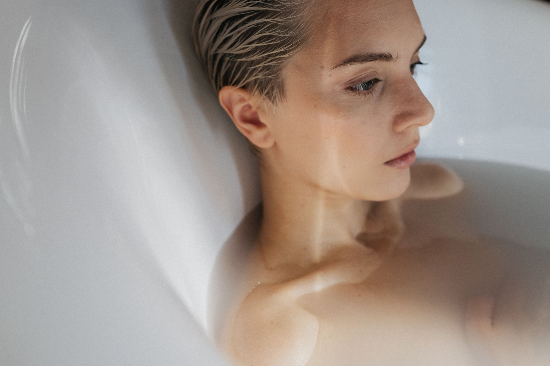 Cold Compresses for Eczema Itch: Practical Guide - educational article image