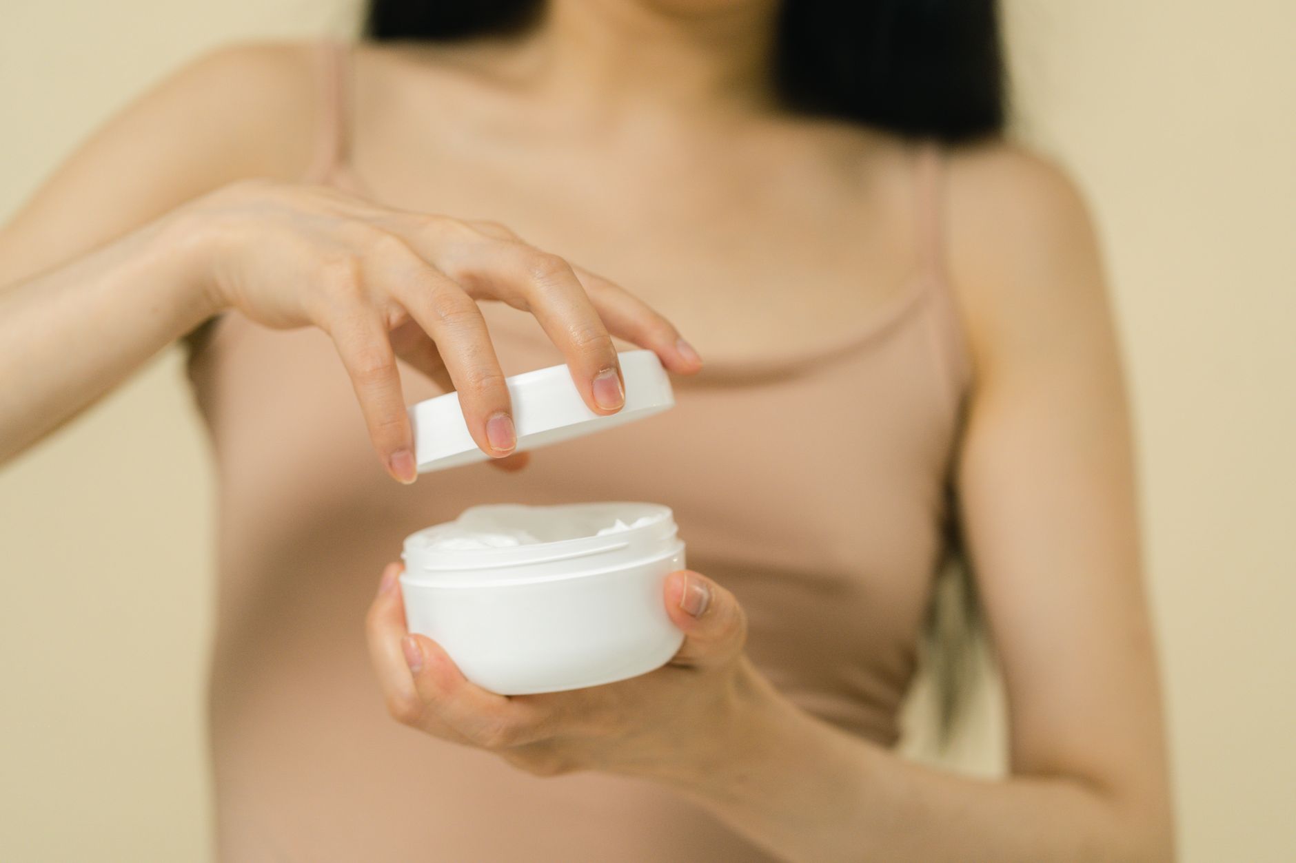 Moisturize After Bathing Eczema: Practical Guide - educational article image