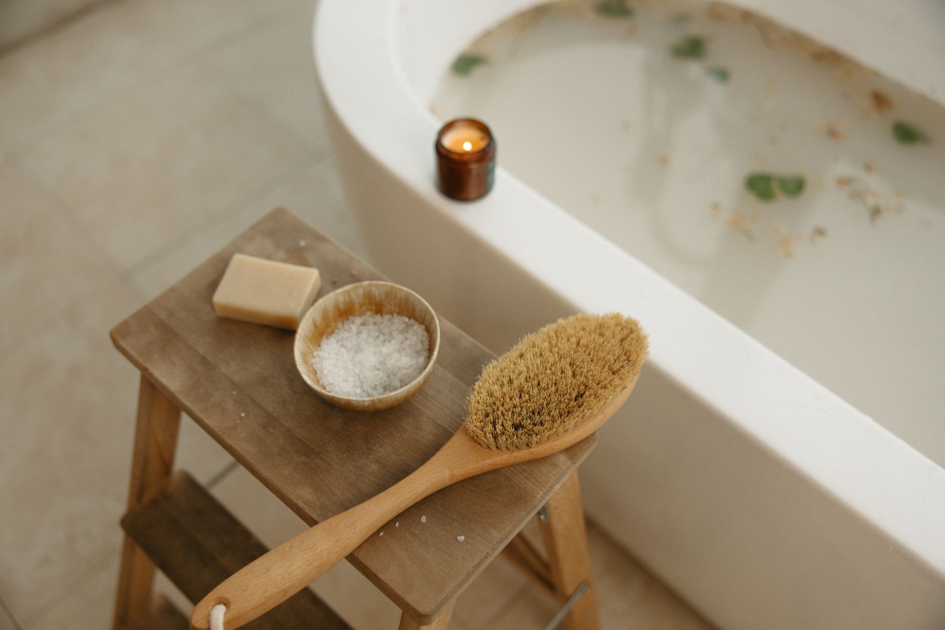 Should You Use Bath Oils for Eczema-Prone Skin? Expert Insights - educational article image