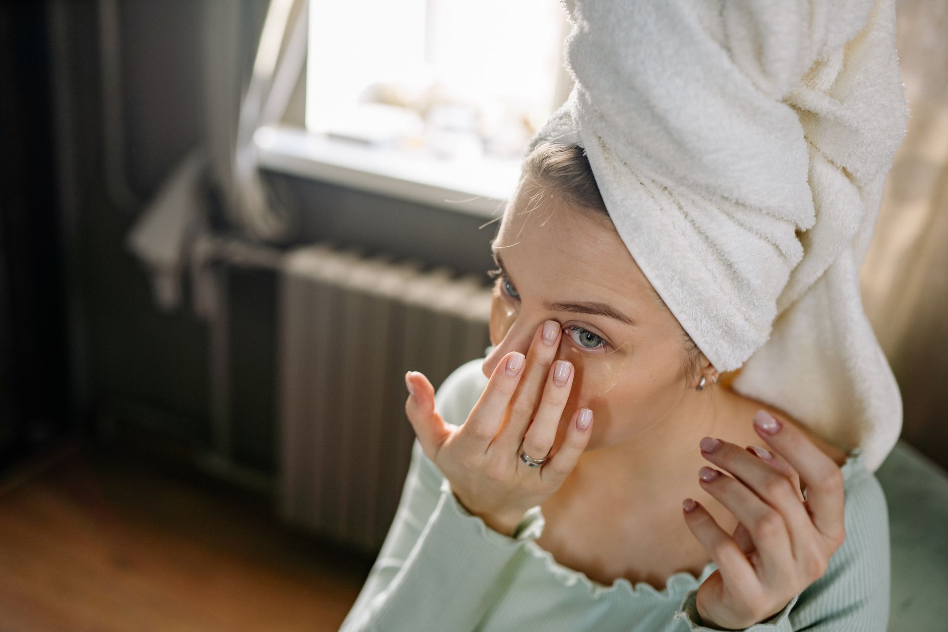 How to Discuss Eyelid Eczema with Your Doctor - educational article image
