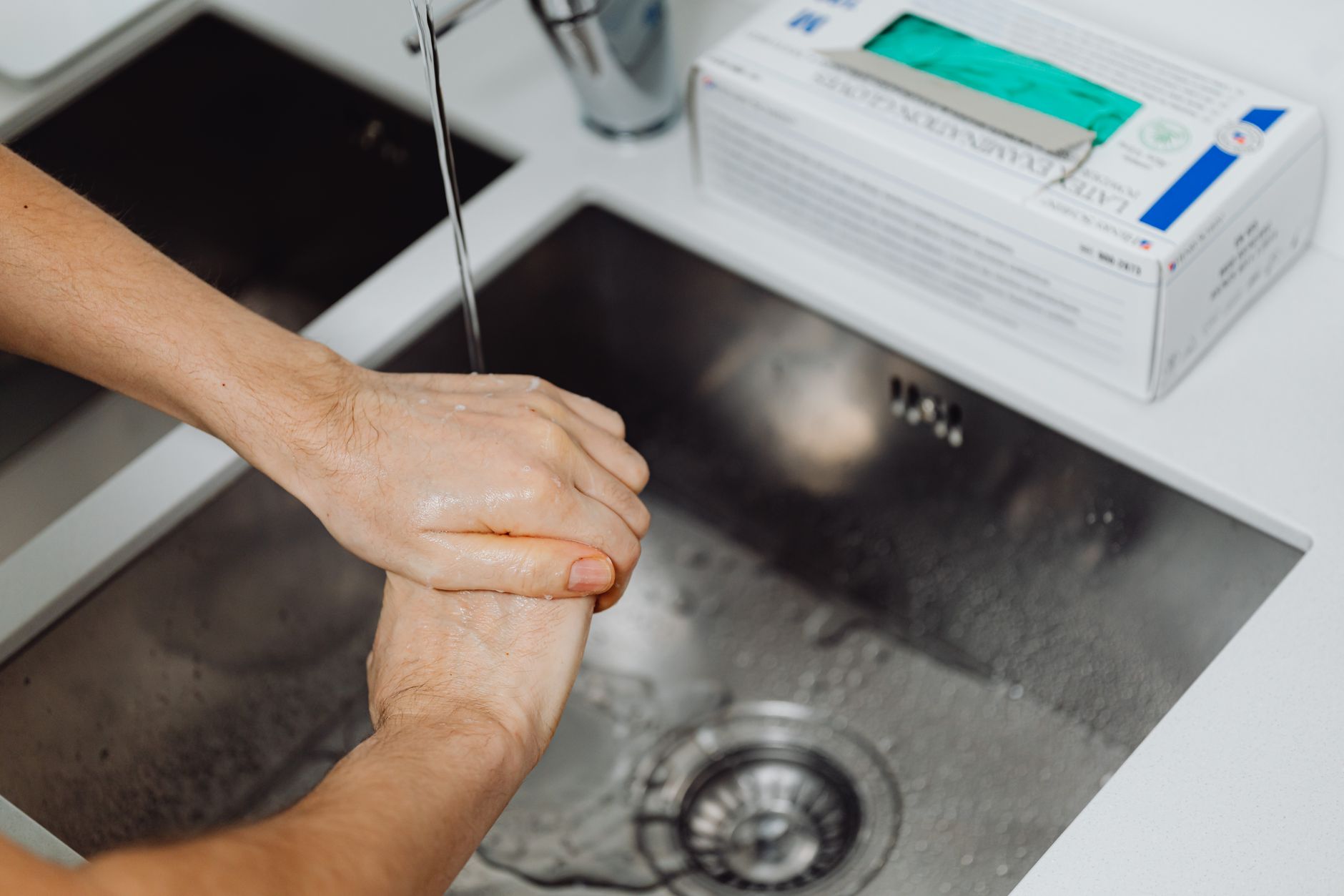 How to Moisturize Hands Without Feeling Greasy All Day - educational article image