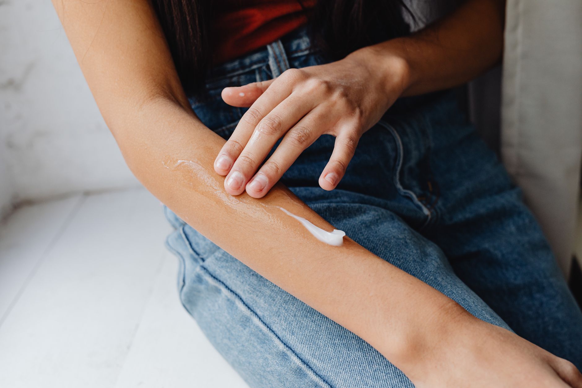 Dyshidrotic Eczema Fingers: Practical Guide - educational article image