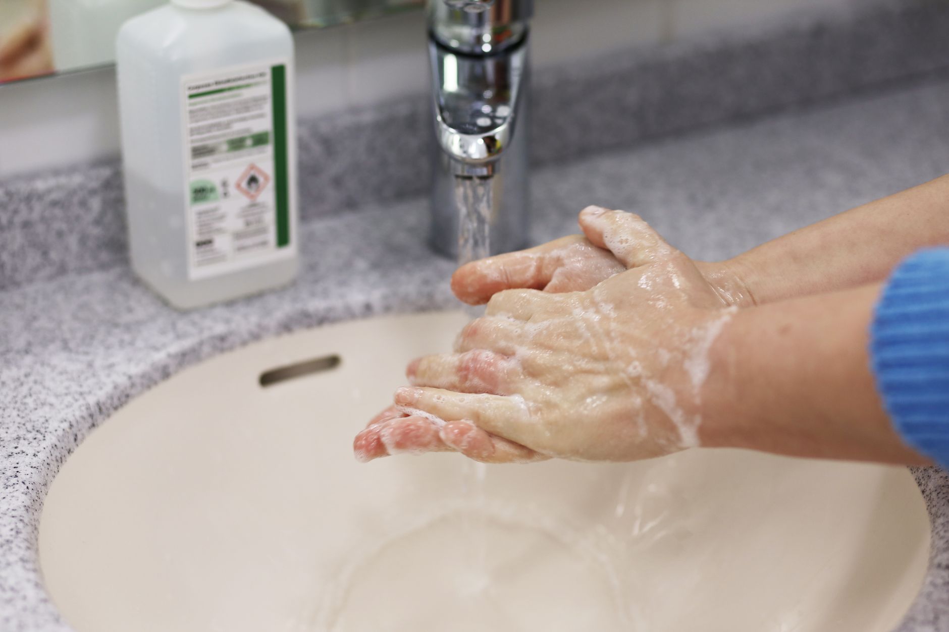 How Healthcare Workers Manage Hand Eczema from Washing - educational article image