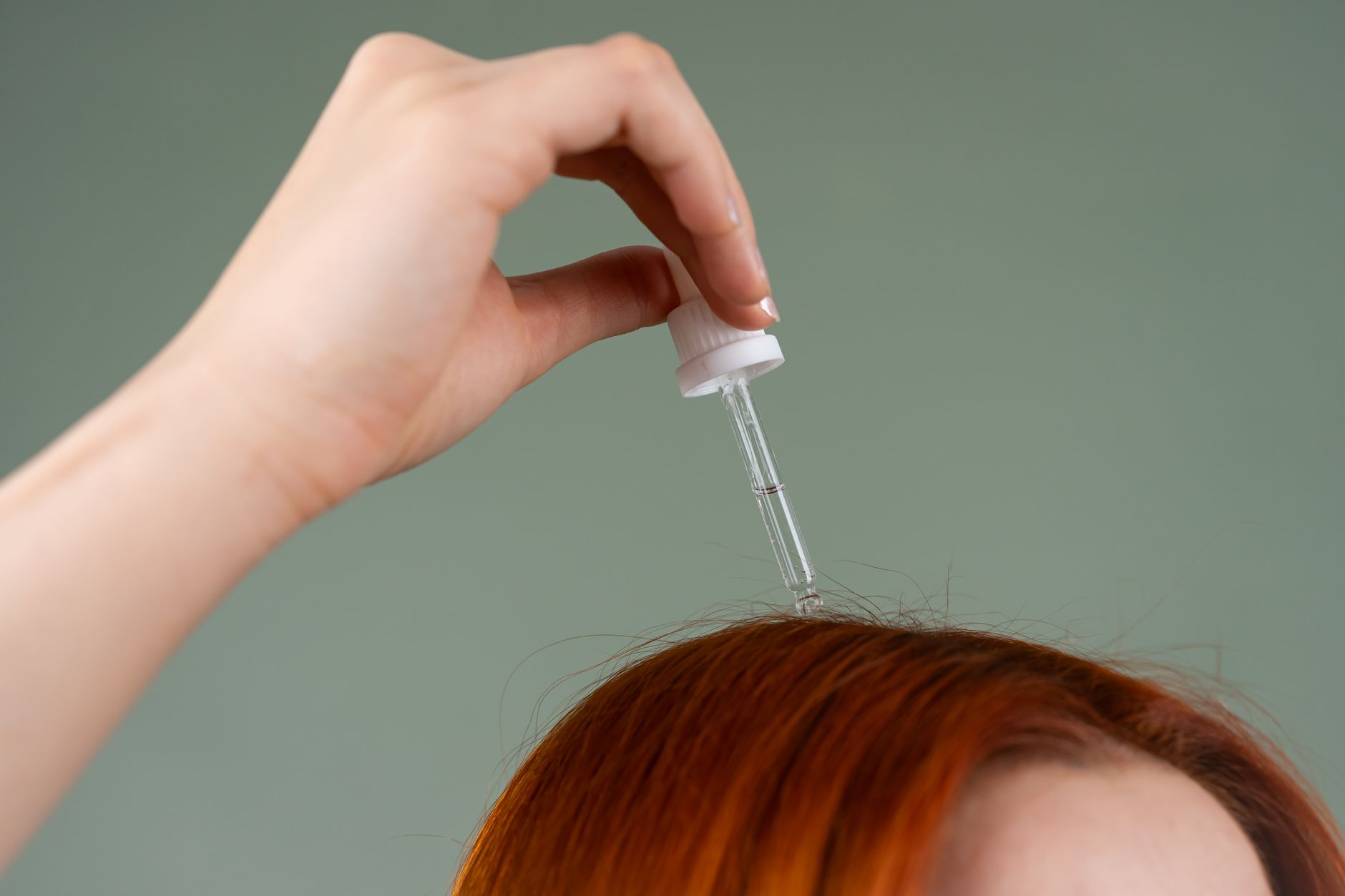 Moisturize Scalp Without Greasy Hair: Practical Guide - educational article image