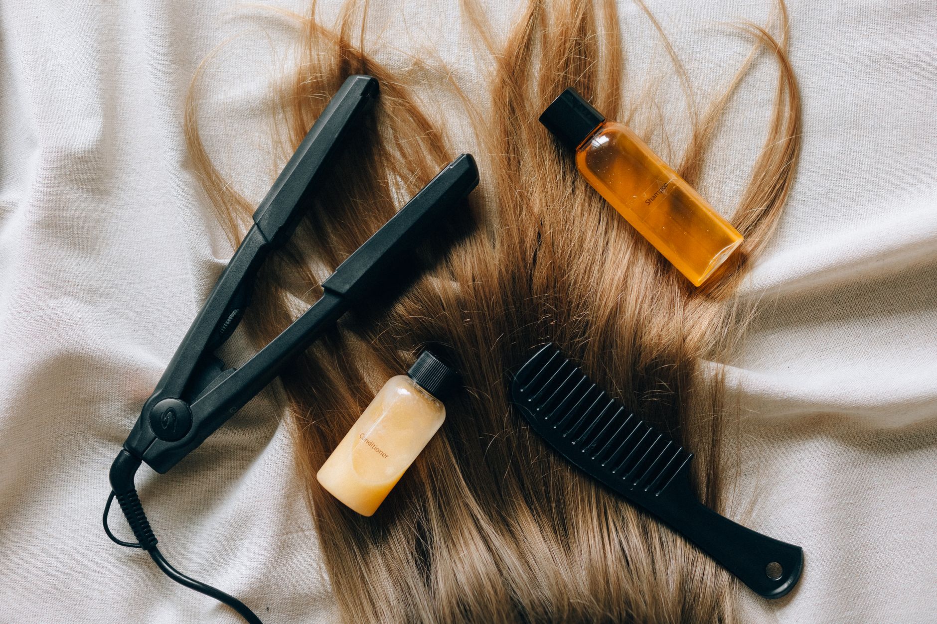 Can Fragrance in Hair Products Trigger Neck Eczema? Find Out Now - educational article image