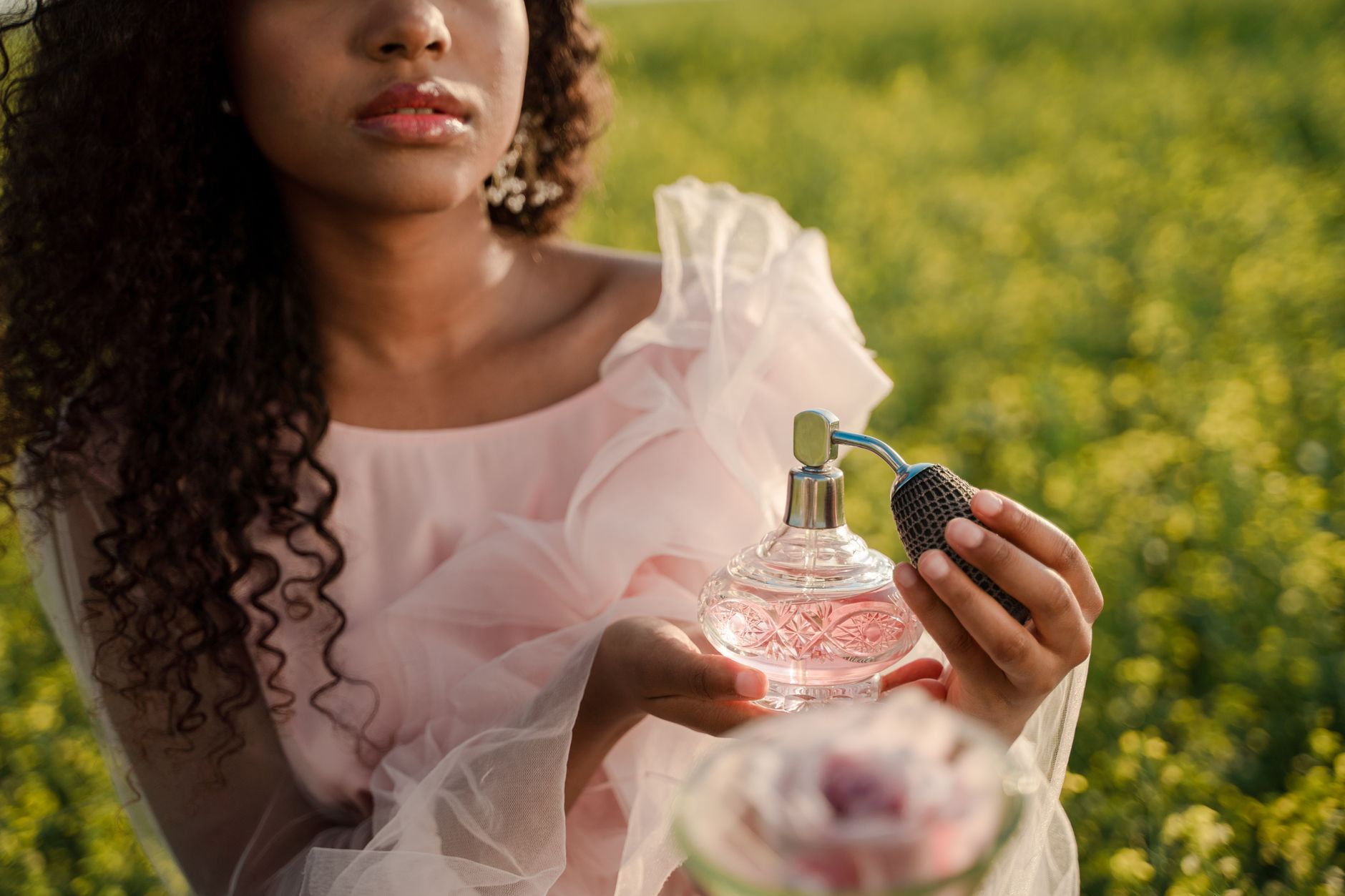 Can Fragrance in Hair Products Trigger Neck Eczema? Find Out Now - article image